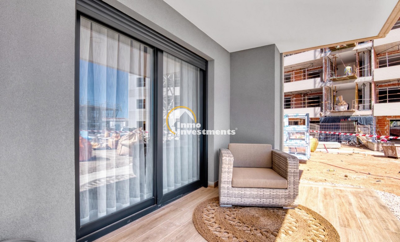 Obra nueva - Local comercial - Torrevieja - Punta Prima