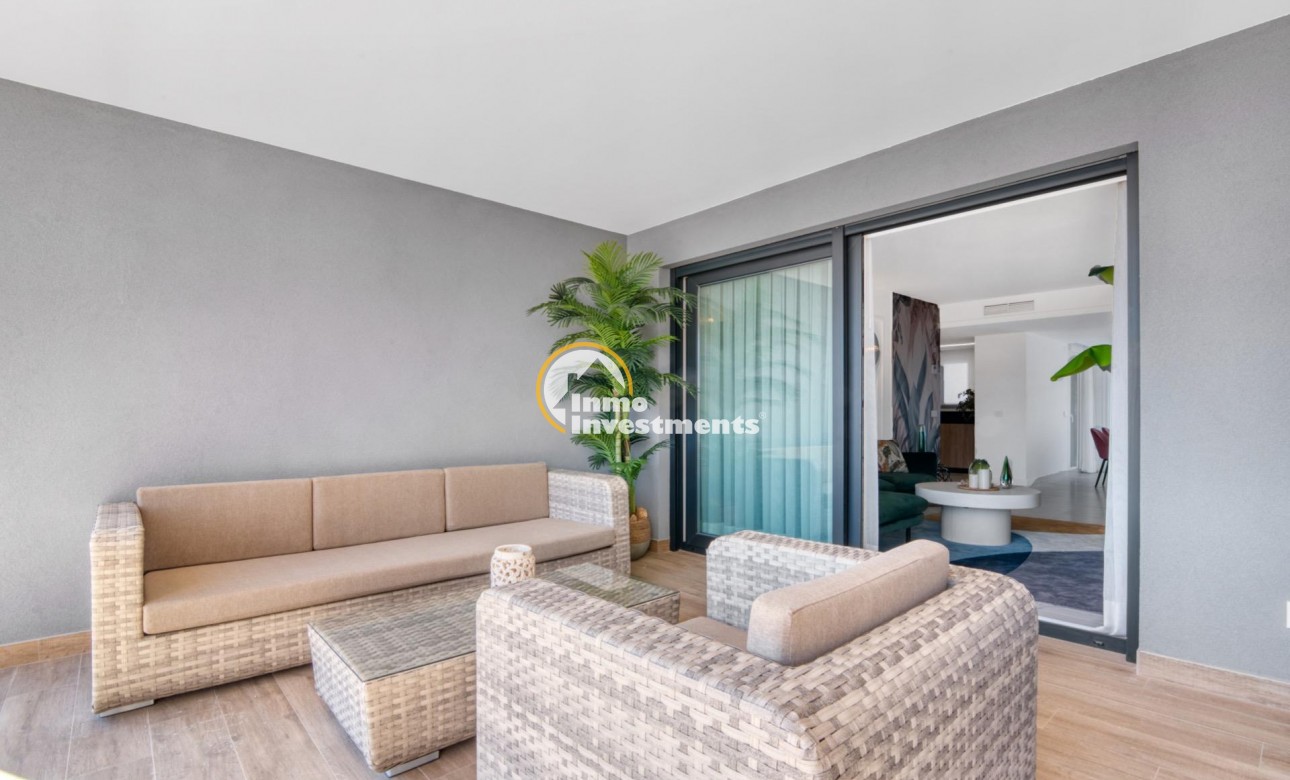 Obra nueva - Local comercial - Torrevieja - Punta Prima