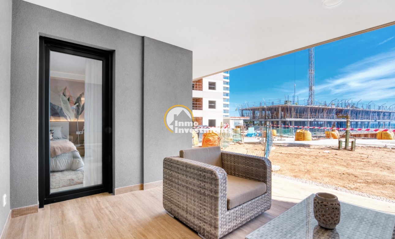 Obra nueva - Local comercial - Torrevieja - Punta Prima