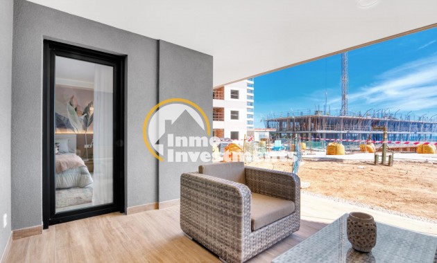 Obra nueva - Local comercial - Torrevieja - Punta Prima