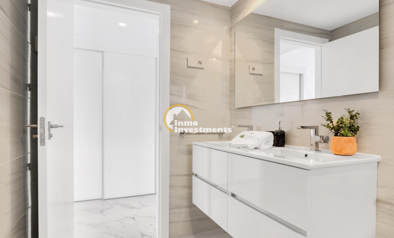 Obra nueva - Local comercial - Torrevieja - Punta Prima