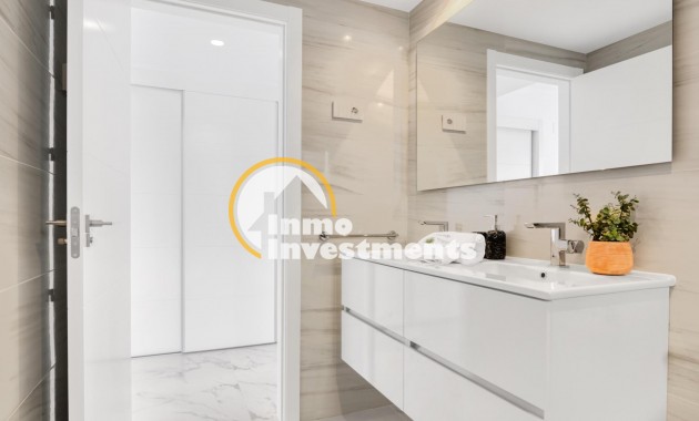 Obra nueva - Local comercial - Torrevieja - Punta Prima