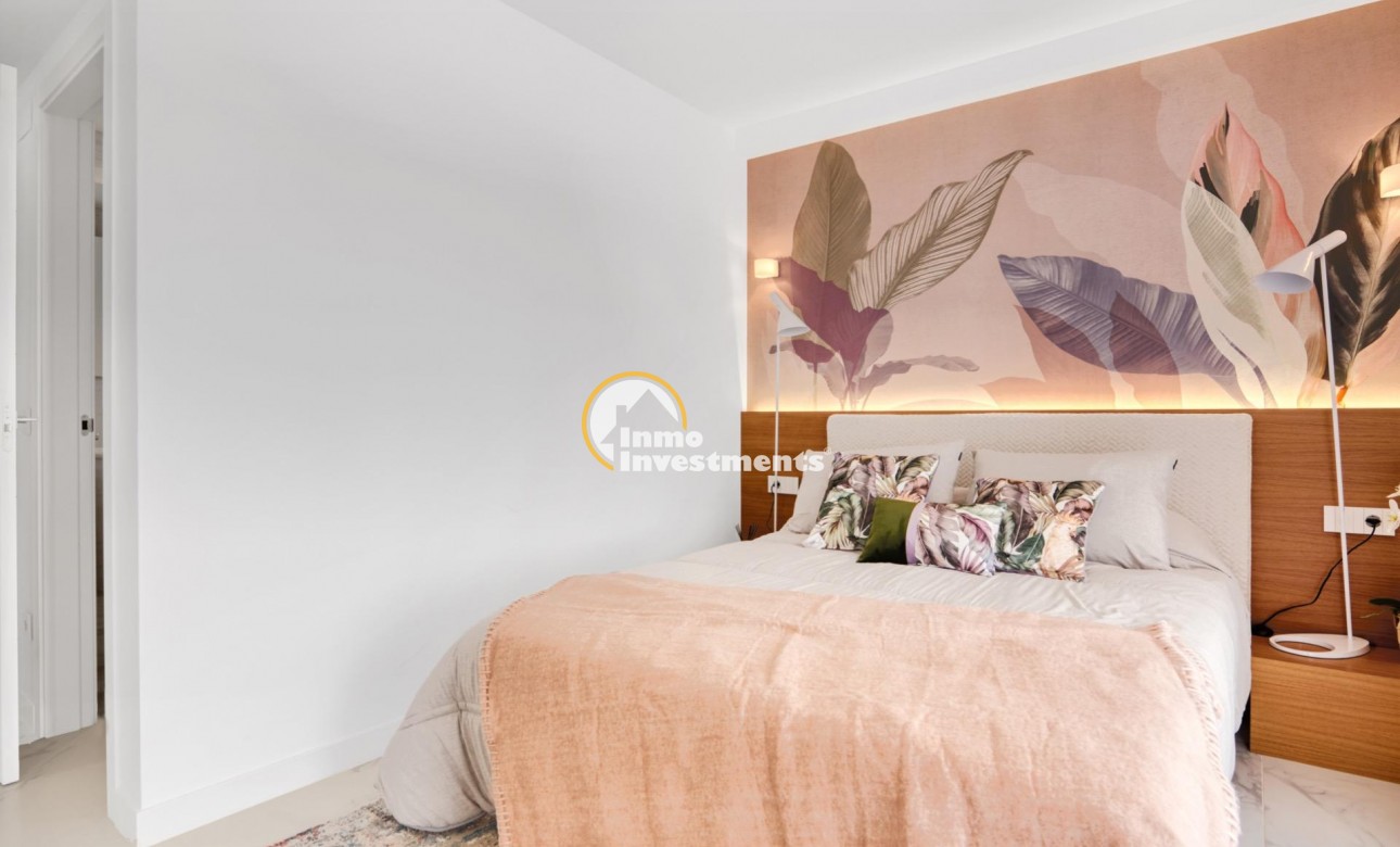 Obra nueva - Local comercial - Torrevieja - Punta Prima