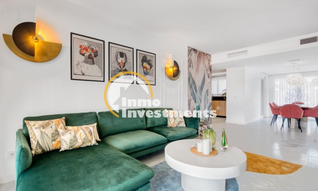 Obra nueva - Local comercial - Torrevieja - Punta Prima