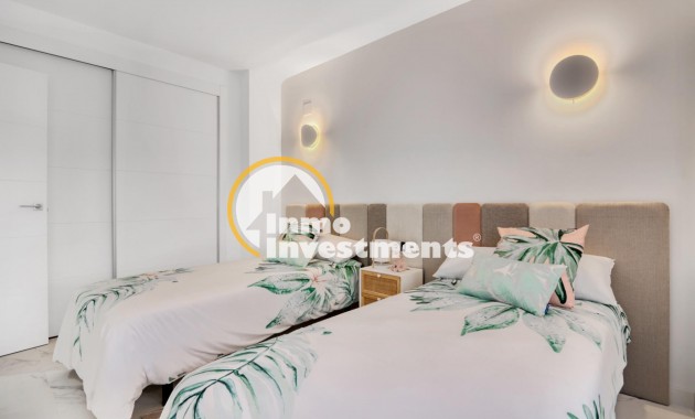 Obra nueva - Local comercial - Torrevieja - Punta Prima