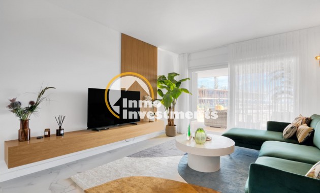 Obra nueva - Local comercial - Torrevieja - Punta Prima