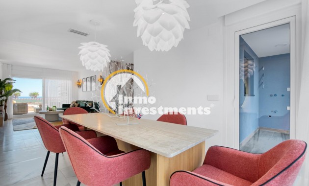 Obra nueva - Local comercial - Torrevieja - Punta Prima