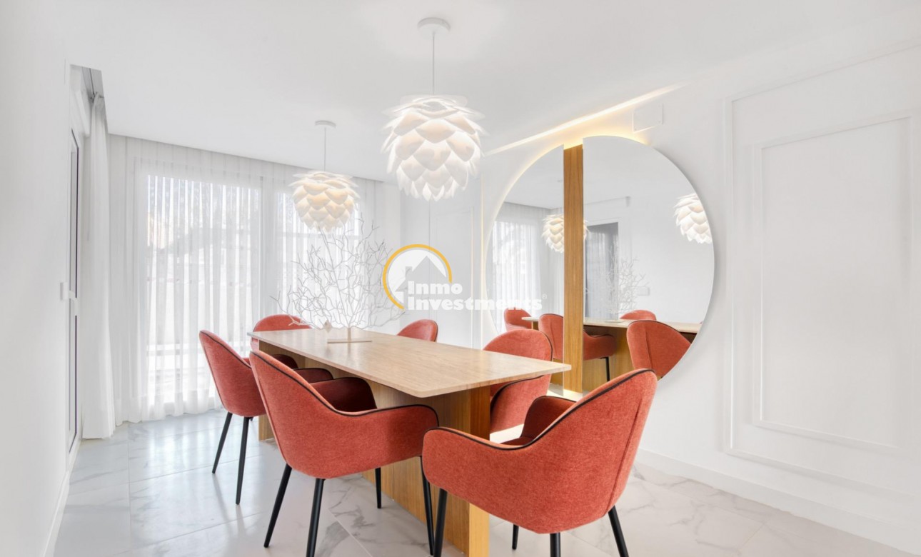 Obra nueva - Local comercial - Torrevieja - Punta Prima