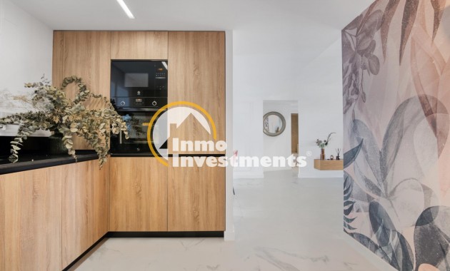 Obra nueva - Local comercial - Torrevieja - Punta Prima