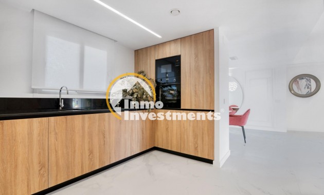 Obra nueva - Local comercial - Torrevieja - Punta Prima