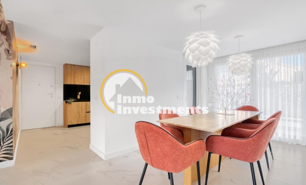 Obra nueva - Local comercial - Torrevieja - Punta Prima