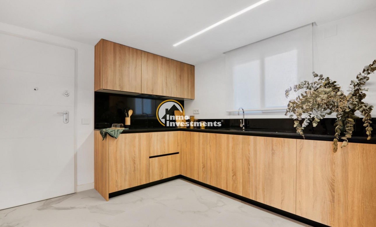 Obra nueva - Local comercial - Torrevieja - Punta Prima