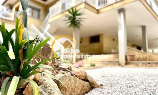 Reventa - Chalet independiente - Orihuela Costa - Campoamor