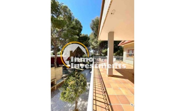 Reventa - Chalet independiente - Orihuela Costa - Campoamor