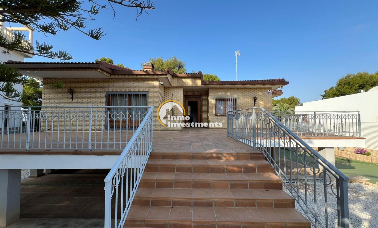 Reventa - Chalet independiente - Orihuela Costa - Campoamor