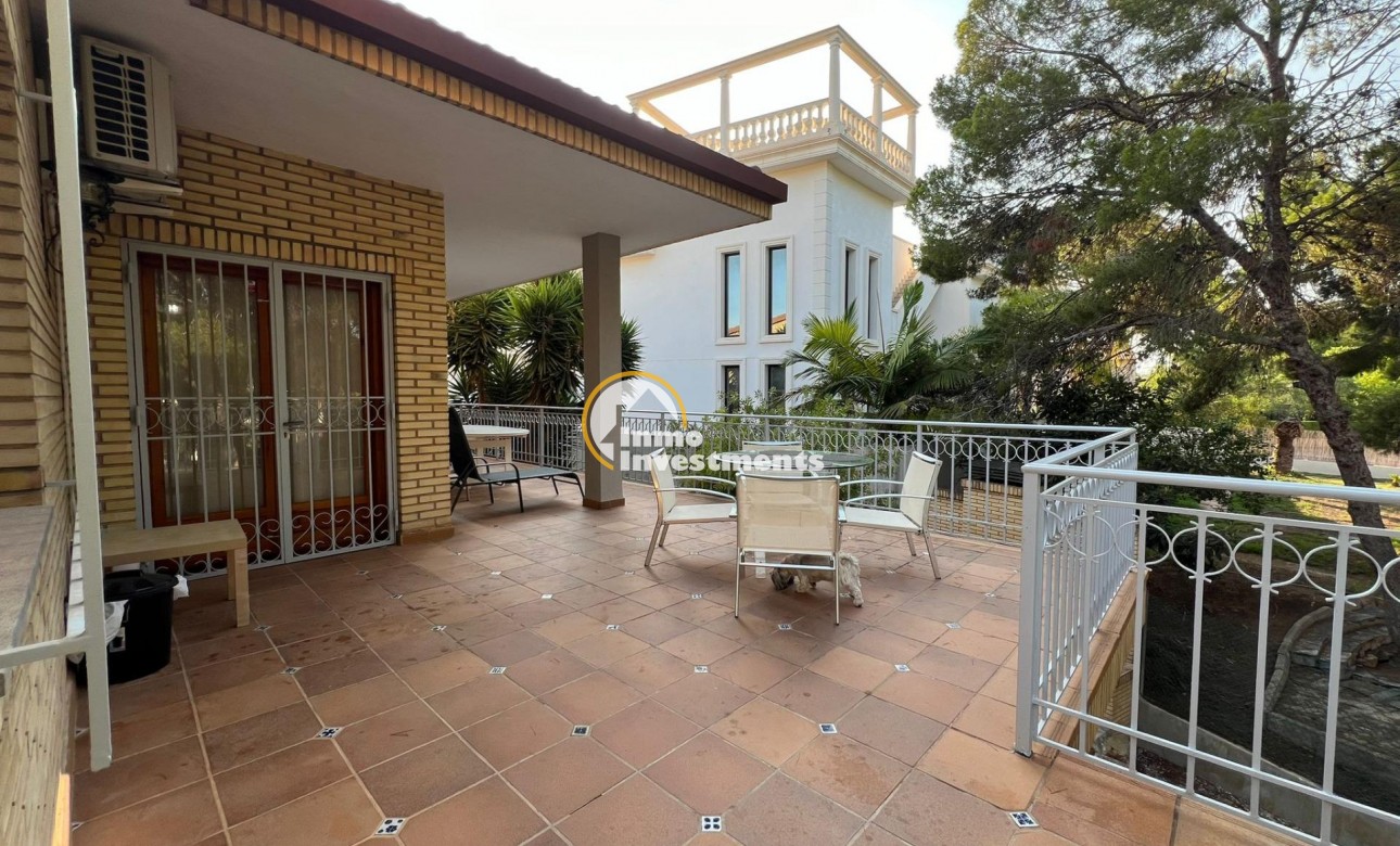 Reventa - Chalet independiente - Orihuela Costa - Campoamor