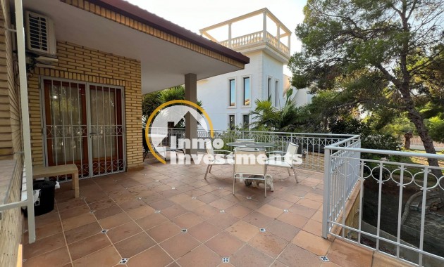 Reventa - Chalet independiente - Orihuela Costa - Campoamor