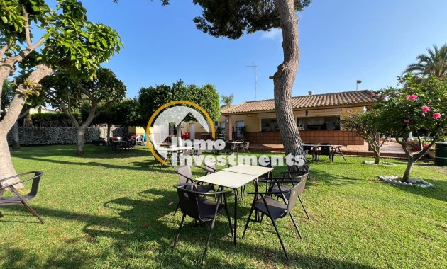 Reventa - Chalet independiente - Orihuela Costa - Campoamor