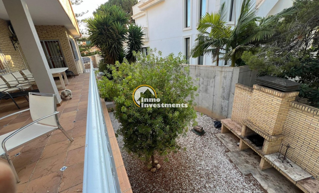 Reventa - Chalet independiente - Orihuela Costa - Campoamor