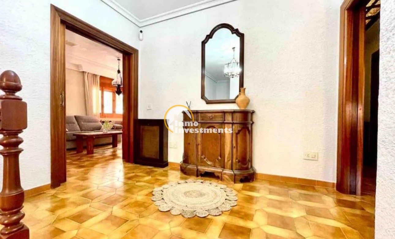 Reventa - Chalet independiente - Orihuela Costa - Campoamor