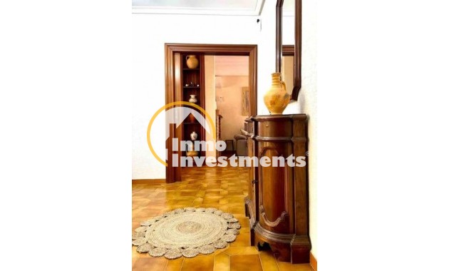 Reventa - Chalet independiente - Orihuela Costa - Campoamor