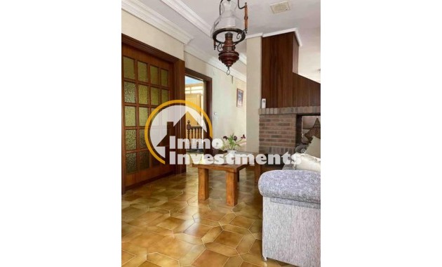 Reventa - Chalet independiente - Orihuela Costa - Campoamor