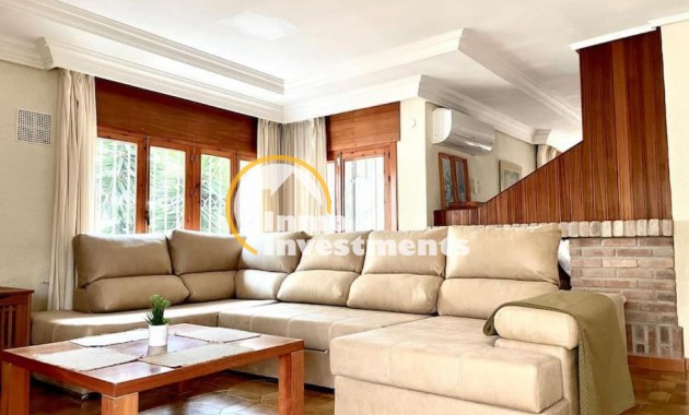 Reventa - Chalet independiente - Orihuela Costa - Campoamor