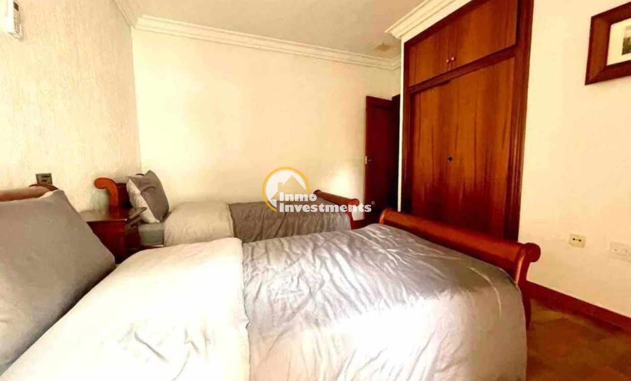 Reventa - Chalet independiente - Orihuela Costa - Campoamor