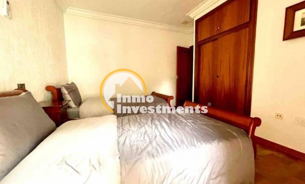 Reventa - Chalet independiente - Orihuela Costa - Campoamor