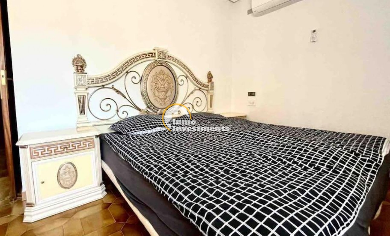 Reventa - Chalet independiente - Orihuela Costa - Campoamor