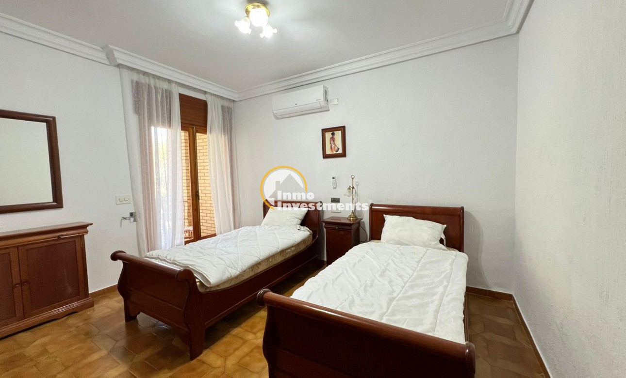 Reventa - Chalet independiente - Orihuela Costa - Campoamor