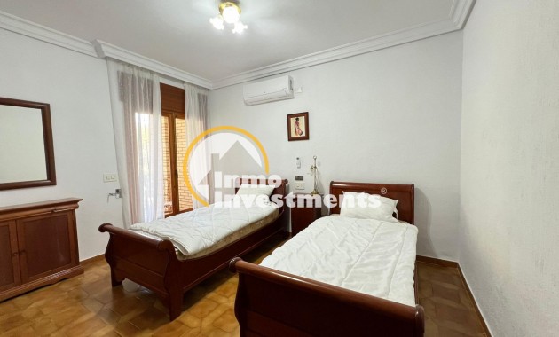 Reventa - Chalet independiente - Orihuela Costa - Campoamor