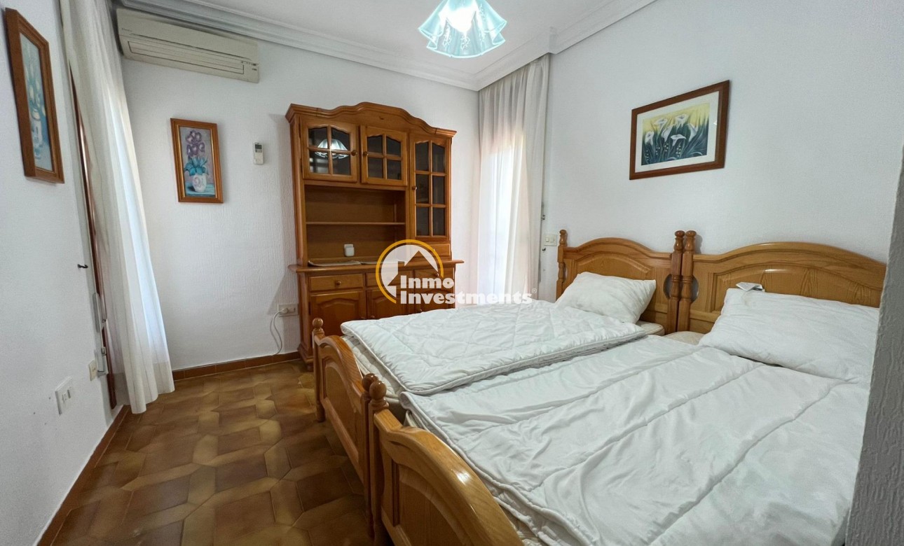 Reventa - Chalet independiente - Orihuela Costa - Campoamor