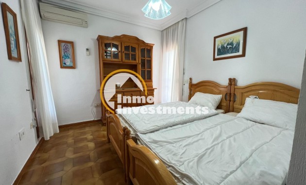 Reventa - Chalet independiente - Orihuela Costa - Campoamor