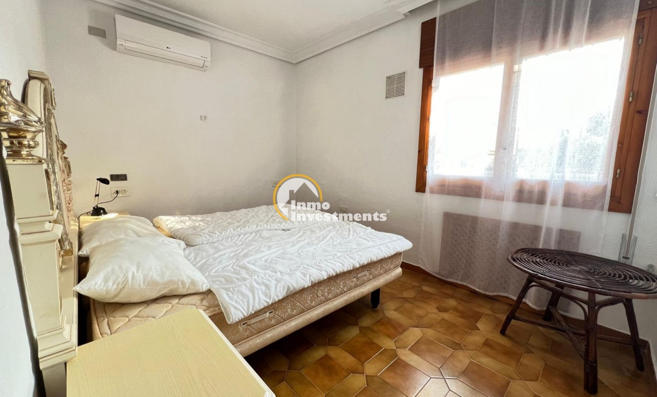 Reventa - Chalet independiente - Orihuela Costa - Campoamor