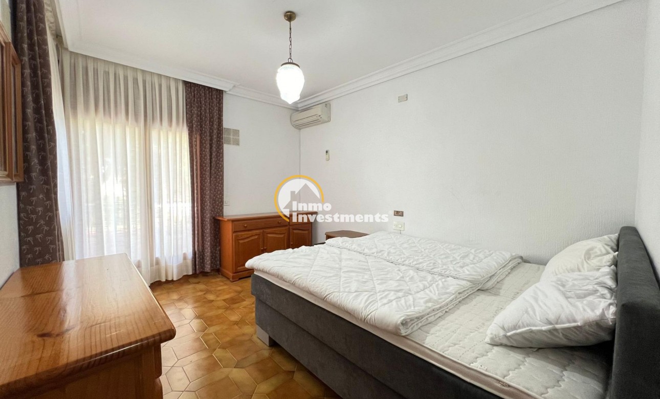 Reventa - Chalet independiente - Orihuela Costa - Campoamor