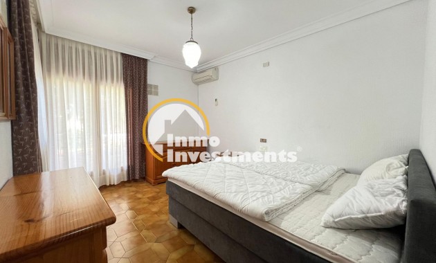 Reventa - Chalet independiente - Orihuela Costa - Campoamor