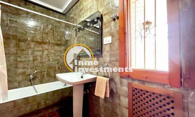 Reventa - Chalet independiente - Orihuela Costa - Campoamor