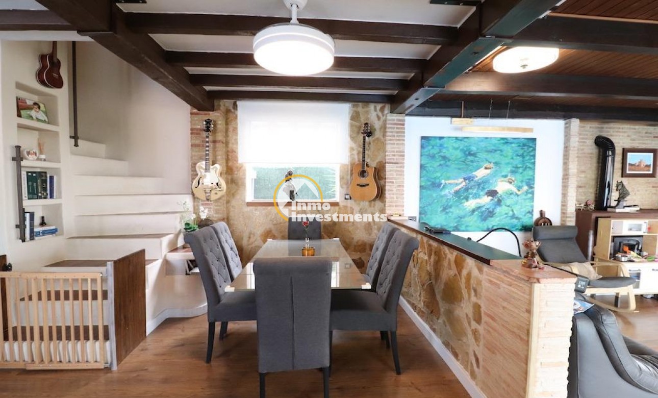 Reventa - Chalet independiente - Campoamor - Lomas de Don Juan