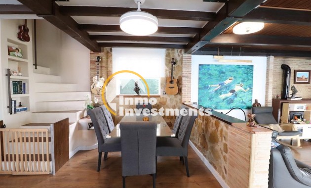 Reventa - Chalet independiente - Campoamor - Lomas de Don Juan