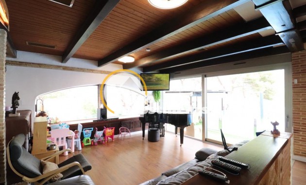 Reventa - Chalet independiente - Campoamor - Lomas de Don Juan