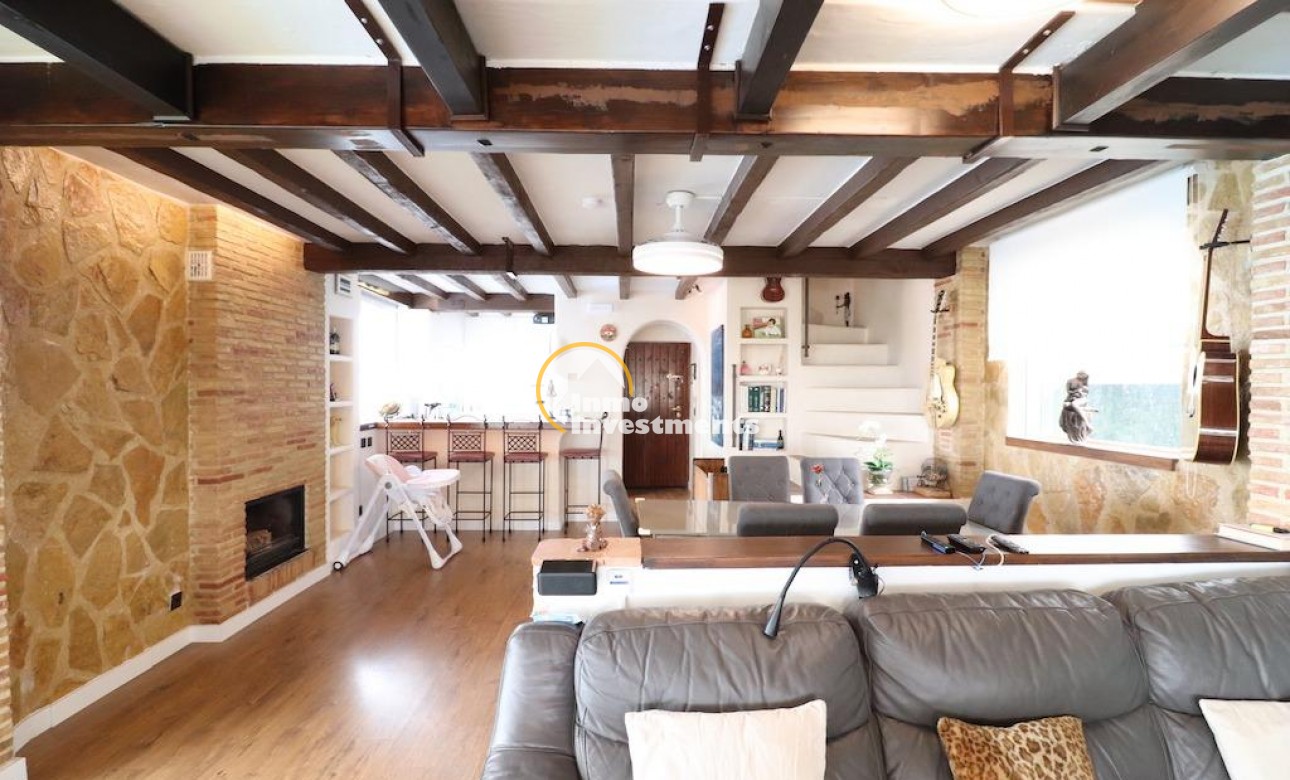 Reventa - Chalet independiente - Campoamor - Lomas de Don Juan