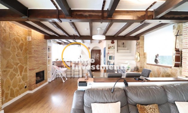 Reventa - Chalet independiente - Campoamor - Lomas de Don Juan