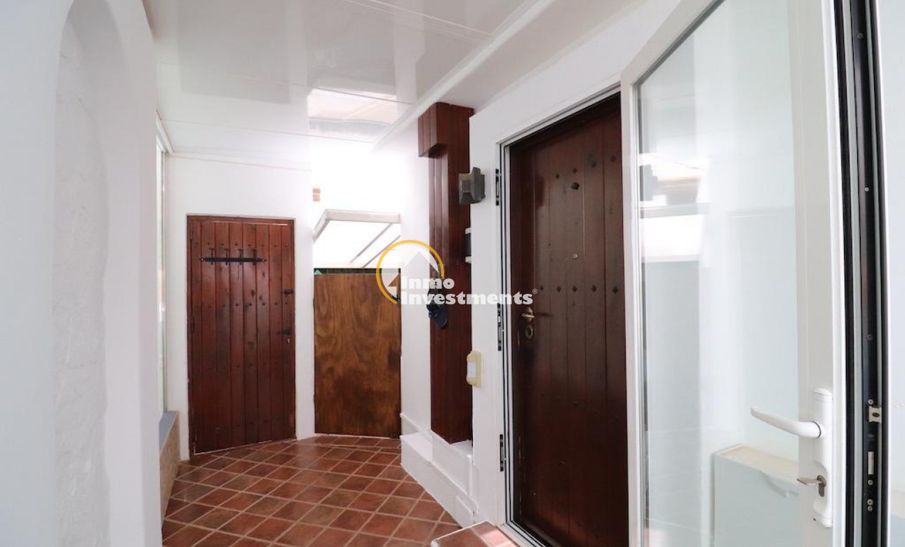 Reventa - Chalet independiente - Campoamor - Lomas de Don Juan