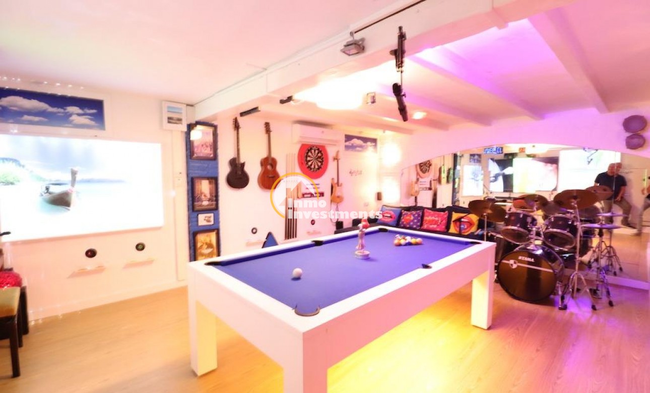 Reventa - Chalet independiente - Campoamor - Lomas de Don Juan