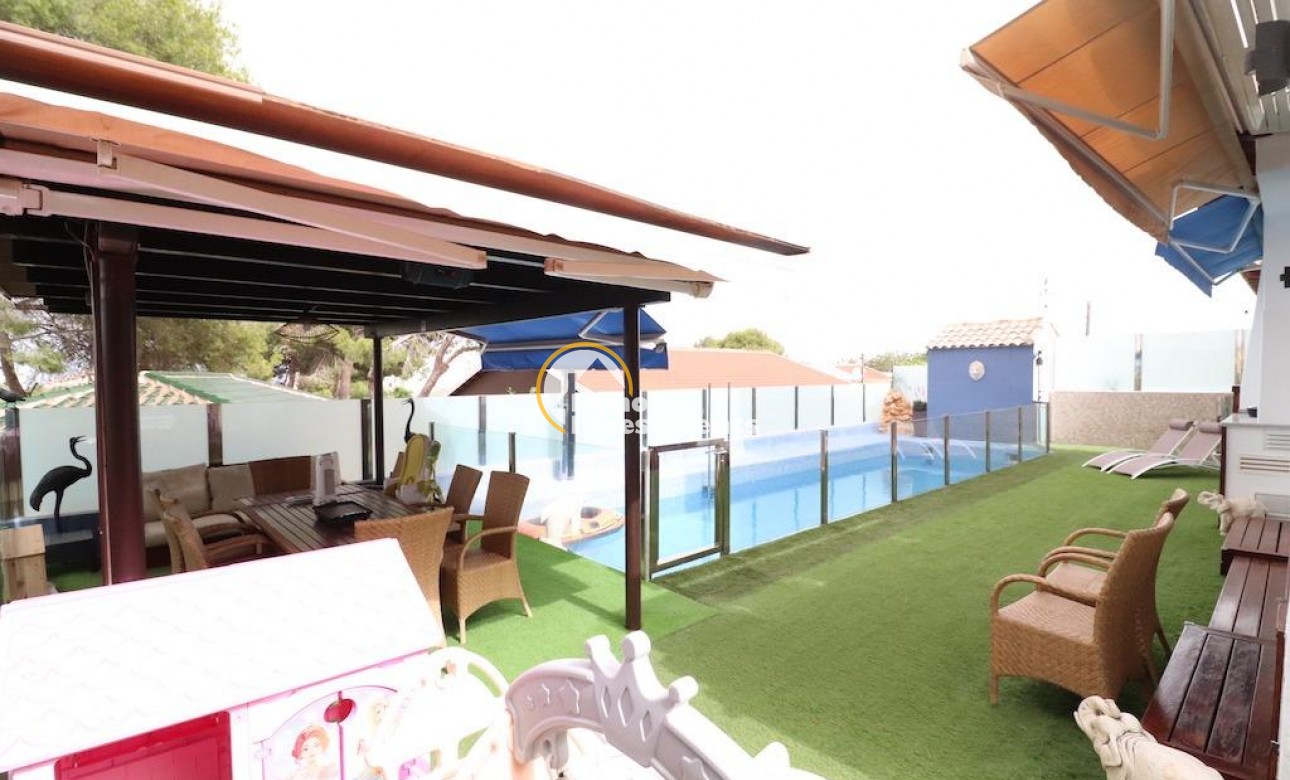 Reventa - Chalet independiente - Campoamor - Lomas de Don Juan