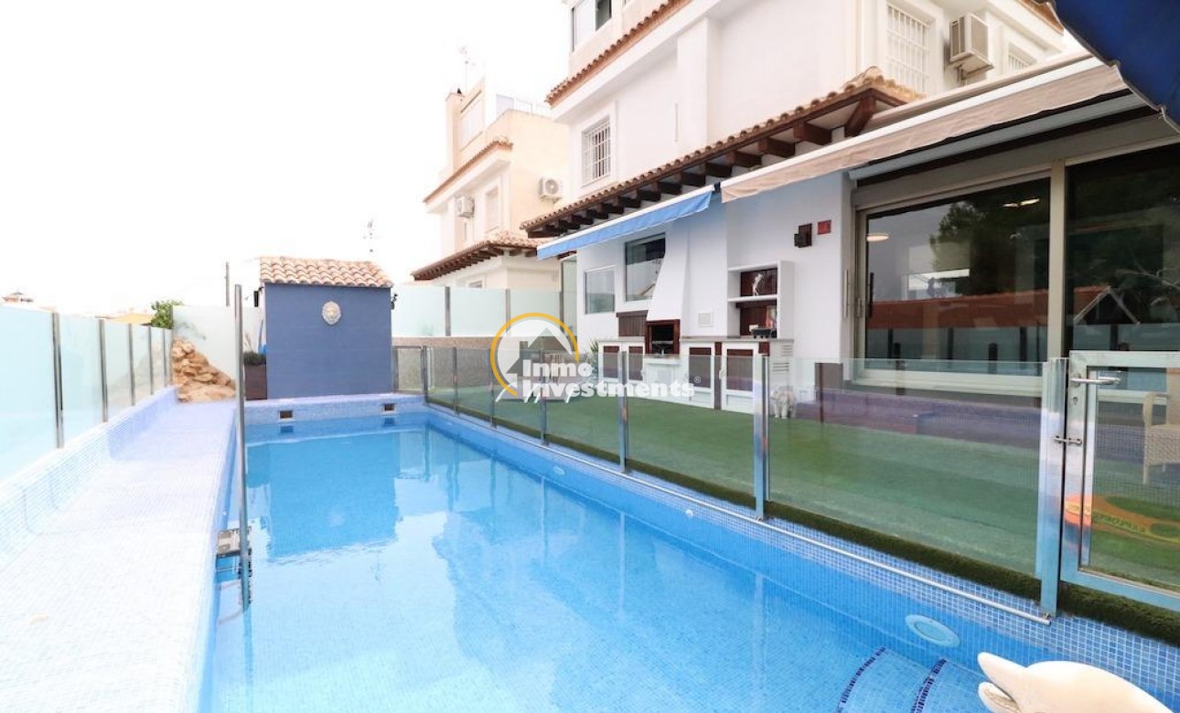 Reventa - Chalet independiente - Campoamor - Lomas de Don Juan