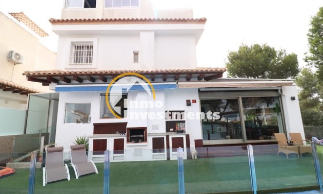 Reventa - Chalet independiente - Campoamor - Lomas de Don Juan