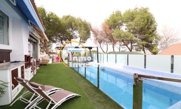 Reventa - Chalet independiente - Campoamor - Lomas de Don Juan