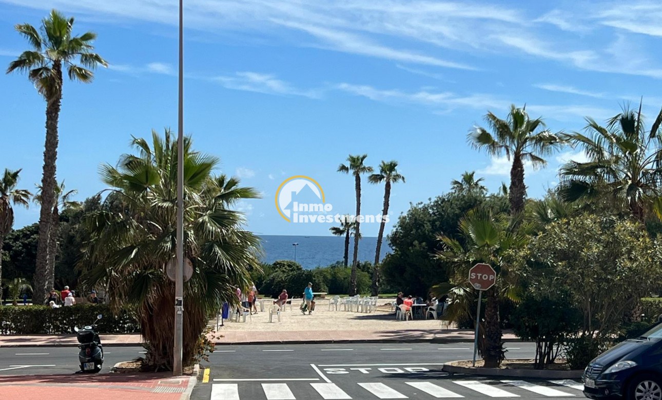 Reventa - Local comercial - Torrevieja - Cabo Cervera